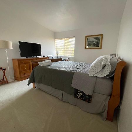 Ploy Lägenhet Monterey Park Exteriör bild
